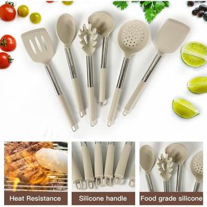 Set di Utensili da Cucina K - 33 Pezzi in Silicone Antiaderente con Supporto per Facile Utilizzo - Utensili di Qualità per Uso Quotidiano - Product Image 1