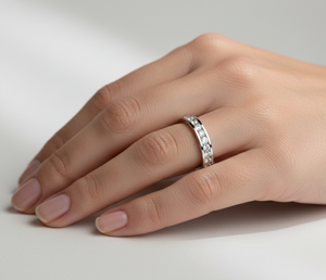 แหวนแต่งงานเพชรทรงกลมเพาะเลี้ยงในห้องปฏิบัติการ ระดับสี DEF ความสะอาด VS VVS ได้รับการรับรองจาก IGI ตัวเรือนเงินแท้ 925 ชุบทองคำขาว 14K 18K - Product Image 3