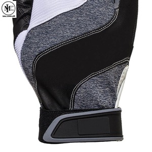 ถุงมือตีเบสบอลหนังแท้ Pro Fit พร้อมแผ่นเสริมฝ่ามือ จับกระชับ ข้อมือยืดหยุ่นสำหรับการตี - Product Image 3
