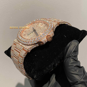 Montre à quartz plaquée or rose, bracelet en acier inoxydable, cadran rond, affichage de la date, montre-bracelet de luxe hip-hop - Product Image 3