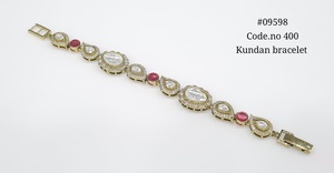 กำไลข้อมือ Kundan รุ่น 09598 ประดับทับทิมและลูกปัด ประดับด้วยเพชรคิวบิกเซอร์โคเนีย ชุบเมห์นดี ทองเหลือง เครื่องประดับสไตล์ชาติพันธุ์สำหรับผู้หญิงในงานแต่งงาน - Product Image 4