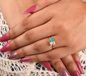 Anillo Toi et Moi de Moissanita y Turmalina Paraíba, Plata de Ley 925 Chapada en Oro, Anillo de Compromiso de Dos Piedras, Regalo para Ella - Product Image 1
