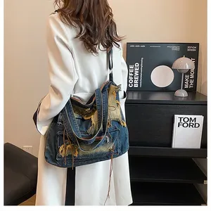 Bolso de hombro de mezclilla Y2k para mujer, bolso de mensajero vintage lavado y desgastado, bolso de mano de gran capacidad para mujer - Product Image 2