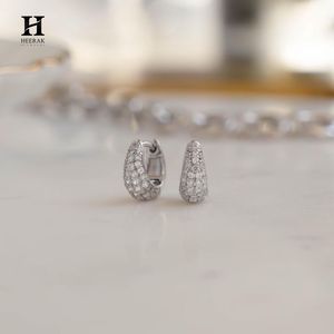 Pendientes Huggie de Lujo con Diamantes Pavé – Oro de 14k con Diamantes Certificados – Fabricación de Joyería Fina - Product Image 2