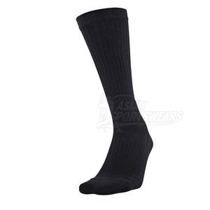 Chaussettes de sport à ajustement flexible conçues pour l'entraînement athlétique, la salle de sport et les activités de plein air - Product Image 2