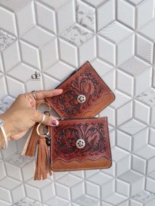 Nouvelle Pochette Porte-Monnaie en Cuir de Vachette de Designer, Élégante et Fine, Faite Main, Style Western, Unisexe - Product Image 1
