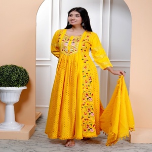 Conjunto de Kurta Anarkali de Rayón Amarillo Elegante para Mujer NIYANI, Bordado Intrincado en Relieve, Estilo Étnico Festivo de Rajasthan - Product Image 3