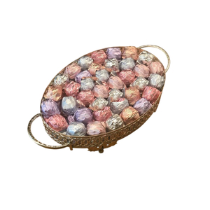 Plateau de luxe artisanal pour chocolats, élégant plateau en métal pour mariages, fiançailles et cadeaux festifs - Product Image 2