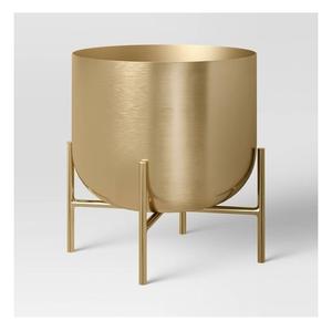 Magnifique jardinière en métal avec un corps en fer durable et une finition rustique, idéale pour la décoration d'entrée de maison moderne - Product Image 3