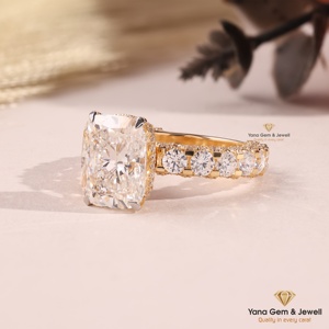 Anillo de Boda de Lujo con Corte Cojín y Halo Oculto, Diamante Cultivado en Laboratorio CVD de 4.00 Quilates, Color E, Claridad VVS2, Certificado IGI, Oro Sólido de 14K - Product Image 2