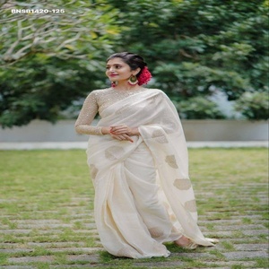 Sari en lin de qualité supérieure avec Butta jacquard brodé Zari et Pallu à pompons, Blouse brodée de sequins – Vente en gros - Product Image 1