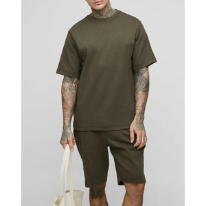 Ensemble d'été pour homme avec logo personnalisé, t-shirt et short en coton épais vert olive uni, vêtements streetwear d'été, vente en gros OEM - Product Image 1