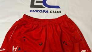 Shorts en maille respirants et à séchage rapide pour hommes, de haute qualité, personnalisables par sublimation - Product Image 4