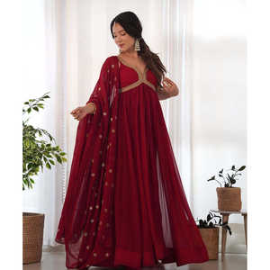 Robe de soirée de créateur lourde Dupatta Robe de soirée avec culotte - Product Image 2