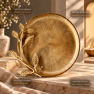 Assiette à dîner sculptée en forme de feuille dorée avec finition dorée texturée et éclatante |   Assiette de service décorative inspirée de la nature avec un motif de feuille élégant - Product Image 3