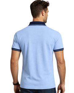 Polo de algodón azul cielo personalizado para hombre con cuello y ribetes de manga en contraste azul marino, corte clásico, informal, para verano, suministro OEM al por mayor - Product Image 2