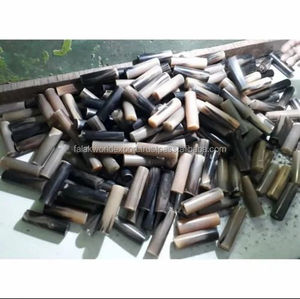 Rouleaux de corne de buffle polis de qualité supérieure, longues cornes naturelles noires et blanches idéales pour l'artisanat des couteaux, des boutons de porte et des FWE faits à la main - Product Image 1