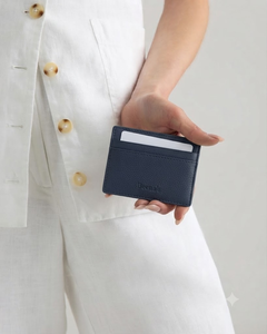 Tarjetero Minimalista de Cuero de Microfibra Beena's, Funda Delgada para Tarjetas de Crédito de 4 Pulgadas - Product Image 3