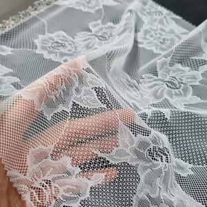 Tissu en dentelle extensible léger à motif floral, nylon et élasthanne, maille chaîne 147 cm, pour robes de mariée, lingerie et vêtements - Product Image 6