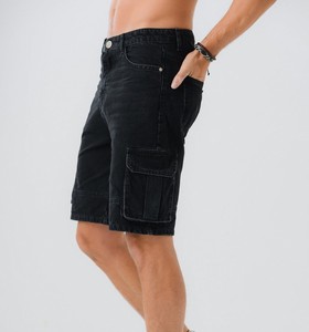 Shorts cargo noirs pour hommes, taille mi-haute, couleur unie, style décontracté en toile avec poches, fermeture boutonnée, tissu respirant - Product Image 3