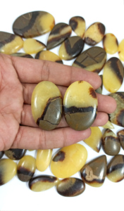 ราคาขายส่งพลอยเซปตารีนสีเหลืองธรรมชาติแบบคาโบชอง ขนาดปรับแต่งได้ สำหรับทำเครื่องประดับ คริสตัลสโตน - Product Image 5