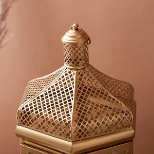 Dernières lanternes marocaines dorées de Noël 2025, très vendues, en métal et en verre, faites à la main, découpées à la main, lanternes de table et de sol personnalisées - Product Image 4