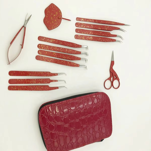 Juego de Herramientas para Extensión de Pestañas de Acero Inoxidable Rojo Oscuro, Hechas a Mano, 10 mm de Longitud, Color Personalizado con Etiqueta Privada, Probadas y Sostenibles - Product Image 4