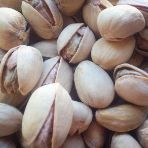 Pistachos Verdes Orgánicos, Pistachos Naturales Seleccionados para su Mejor Sabor y Empacados a Granel para Exportación - Product Image 1