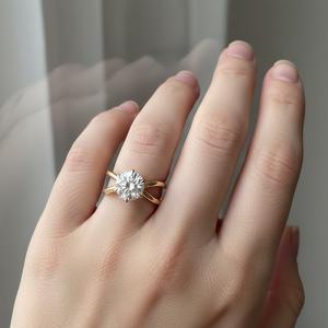 แหวนหมั้นเพชรทรงกลมแบบไขว้ 14K ทองคำแท้ เพชรเพาะเลี้ยงสี DEF ความสะอาดระดับ VS VVS ได้รับการรับรองจาก IGI ดีไซน์แบบแยกก้าน - Product Image 2