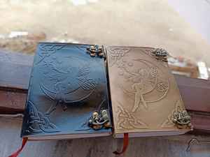 Cuaderno de cuero genuino clásico y elegante al por mayor, diario A4 de cuero Moon Fairy para hombre, mujer, unisex. - Product Image 3