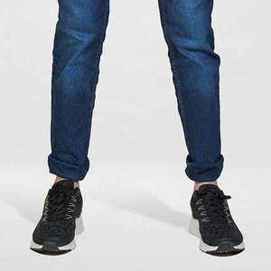 Jeans en denim déchirés sur mesure de haute qualité OEM pour hommes – Style streetwear élégant à prix abordable, coupe droite et ajustée - Product Image 3