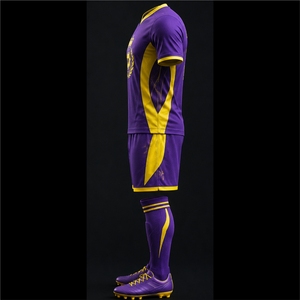 Ensemble d'uniformes de football américain jaunes personnalisés haut de gamme pour hommes – Col rond, manches courtes, évacuation de l'humidité, respirant, grandes tailles, en polyester - Product Image 4