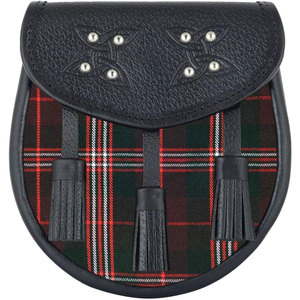 Sporran écossais artisanal de qualité supérieure, traditionnel, pour la chasse, en cuir, motif tartan écossais, accessoire d'habillement semi-formel. - Product Image 1