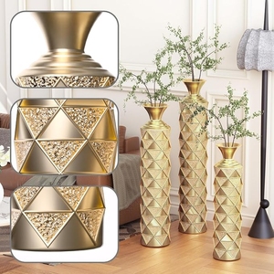 Juego de Jarrones de Piso Modernos de Lujo en Metal Dorado con Patrón Geométrico Triangular en Relieve 3D, Florero Decorativo de Pie - Product Image 4