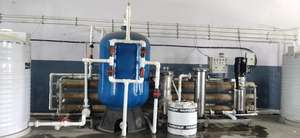 Sistema de purificación de agua de alta capacidad, que produce aproximadamente 24,000 litros diarios, ideal para hoteles, escuelas y oficinas. - Product Image 6