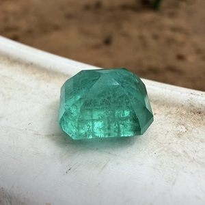 Émeraude de Zambie Premium 4,73 carats, vert profond, taille étagée octogonale, pierre précieuse lâche pour bague de créateur, pendentif, bijoux - Product Image 1