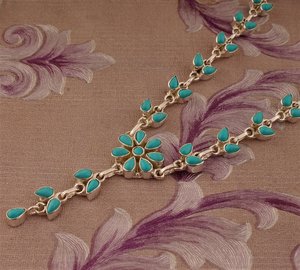 Breloque artisanale vintage en turquoise « La Belle Endormie » en argent sterling 925 avec pierre en forme de poire, bijou en pierre précieuse naturelle, cadeau pour femmes et hommes - Product Image 6
