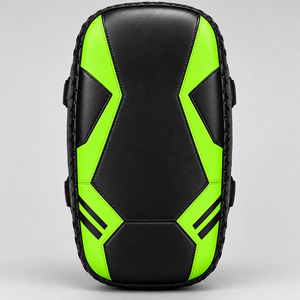 Guantes de Boxeo y Muay Thai de Cuero Verde Neón y Negro con Correas Ajustables de Gancho y Bucle - Product Image 2