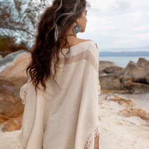 Poncho de Algodón Crudo para Mujer, Talla Grande, Túnica Orgánica Estilo Boho, Ropa Nómada Gitana para Festivales, Yoga y Eventos Festivos - Product Image 2
