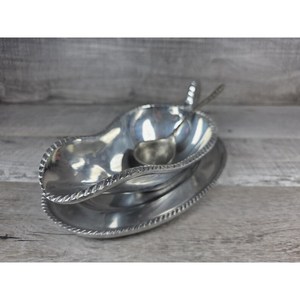 Salsera de Metal de Diseño Artesanal para Presentación en Mesa - Product Image 2