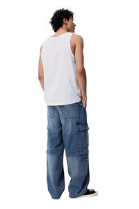 Los más vendidos 100% algodón rígido Baggy Cargo Denim hombres redondeados Lag Side y parche pierna bolsillos Jeans a precio de fábrica al por mayor - Product Image 3