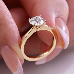 Anillo de Compromiso de Moissanita con Corte Redondo, Anillo de Oro Clásico Solitario para Mujer, Anillo de Boda Minimalista, Anillo de Promesa Delicado - Product Image 4