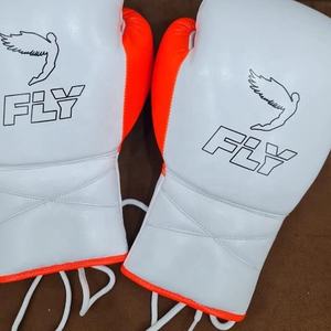 Guantes de Boxeo Profesionales de Alta Calidad en Cuero Vacuno Auténtico Azul y Blanco para Sparring, Boxeo, Combate y Kickboxing - Product Image 6