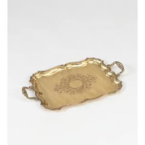 Elegante Bandeja de Servicio Metálica en Tonos Cálidos, Moderna y Adaptable para Diversos Entornos del Hogar, Complementa la Vajilla de Boda, Ecológica - Product Image 4