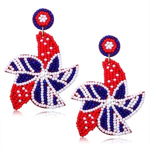 Pendientes Clásicos Hechos a Mano MD Handicrafts con Diseño de Alas, Adornos de Fieltro, Cuentas de Semillas, Perlas y Diamantes para Mujeres y Niñas de Uttar Pradesh - Product Image 6