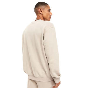 Sweat-shirt en molleton doux pour homme, idéal pour les tenues décontractées d'hiver et les ensembles superposés - Product Image 3