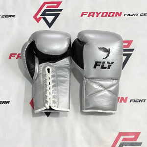 Gants de boxe haut de gamme personnalisés OEM en cuir de vachette véritable, motif camouflage argenté, à lacets, pour sparring, équipement de kickboxing et de Muay Thai - Product Image 4