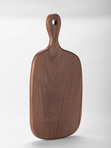 Planche à découper en bois de noyer personnalisée avec poignée, compatible lave-vaisselle, écologique, pour la cuisine et la charcuterie - Product Image 2