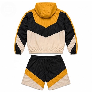 Conjunto Deportivo Ligero con Chaqueta con Capucha y Cremallera y Pantalones Cortos, Diseño Personalizado con Bloques de Color y Logotipo Frontal, Cortavientos - Product Image 2