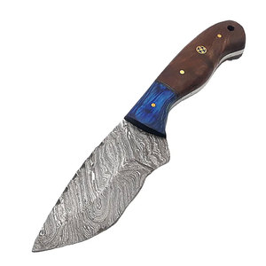 Cuchillo de Caza de Acero de Damasco de Diseño Personalizado con Mango de Material Natural para Caza, Camping, Senderismo y Entusiastas del Aire Libre - Product Image 3